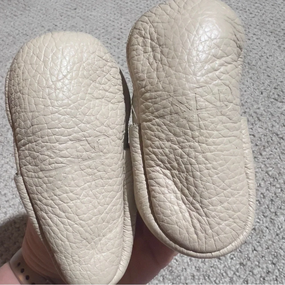 Freshly Picked Cream Baby Moccasins Crib Shoes Size 2c